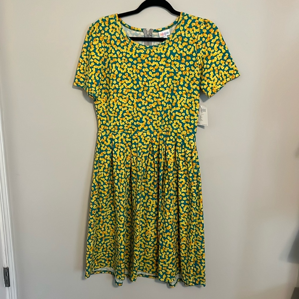 L Floral LuLaRoe Amelia Dress